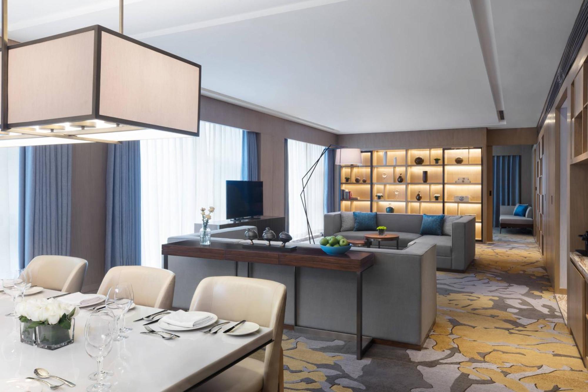 Courtyard By Marriott Zhengzhou Airport Hotel Exterior photo