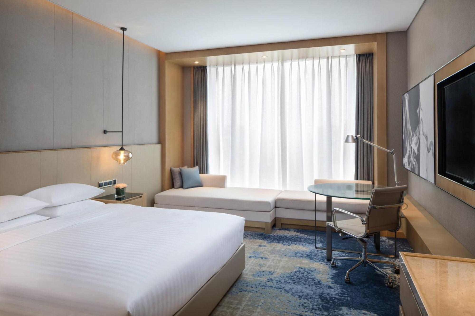 Courtyard By Marriott Zhengzhou Airport Hotel Exterior photo