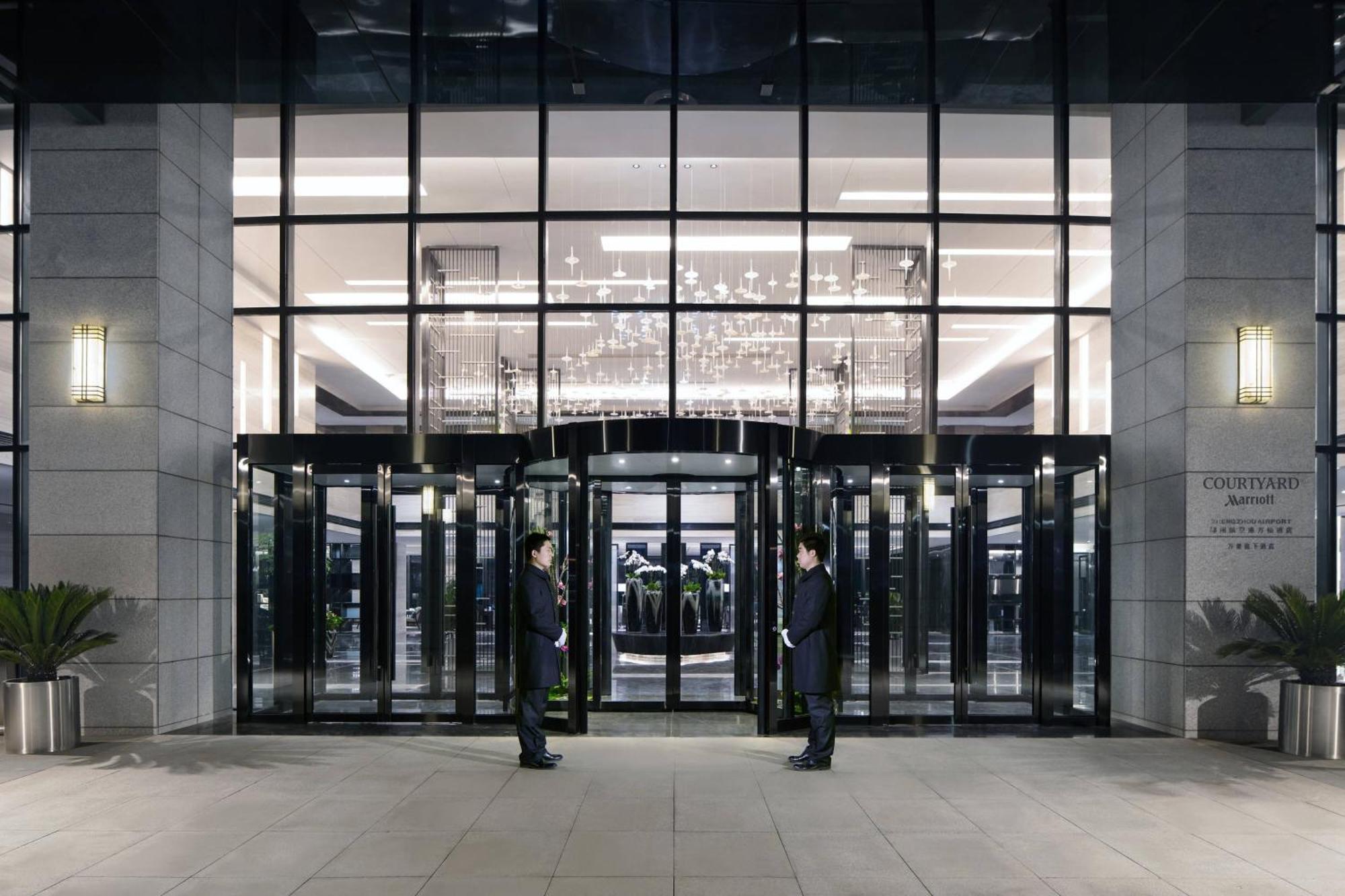 Courtyard By Marriott Zhengzhou Airport Hotel Exterior photo